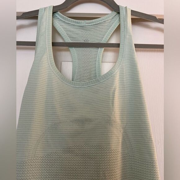 Lululemon swiftly tank - Picture 2 of 4